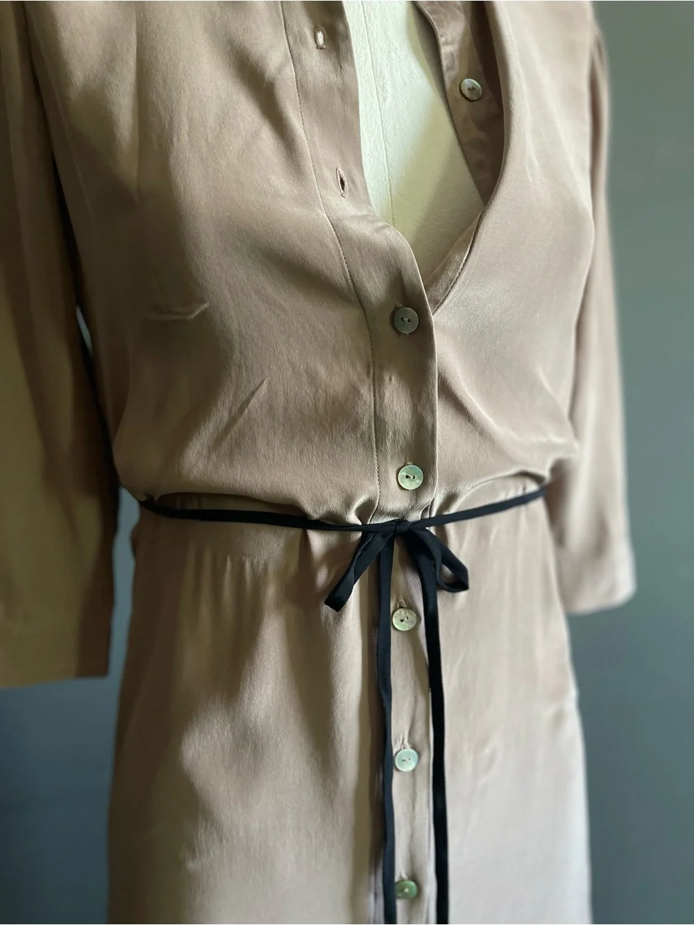 Lan Jaenicke Blush Mauve 100% Silk Button Front Midi Shirt Dress Belt Size 1 Usa — image 2 of 8